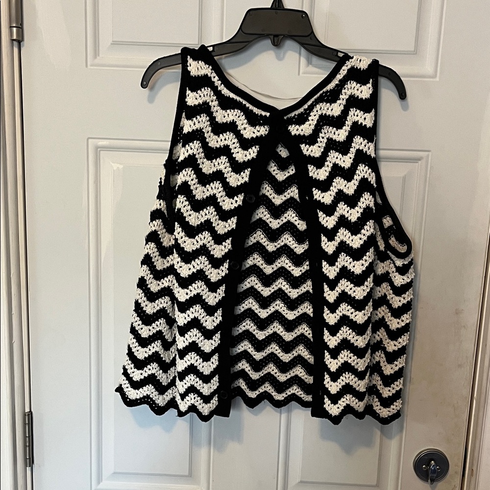 Ava & Viv Black and White Chevron Sweater